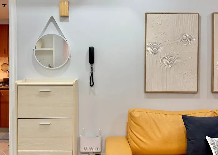 Premier 3br With Fast Internet Near High Street Bgc アパートホテル マニラ市