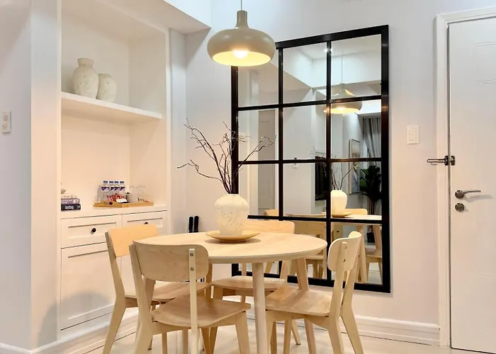 Premier 3br With Fast Internet Near High Street Bgc