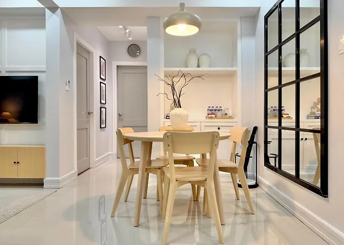 アパートホテル Premier 3br With Fast Internet Near High Street Bgc 4*
