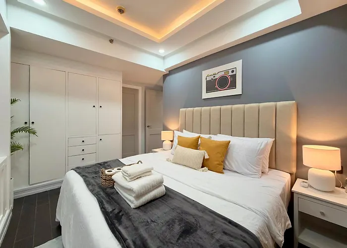 Premier 3br With Fast Internet Near High Street Bgc アパートホテル マニラ市