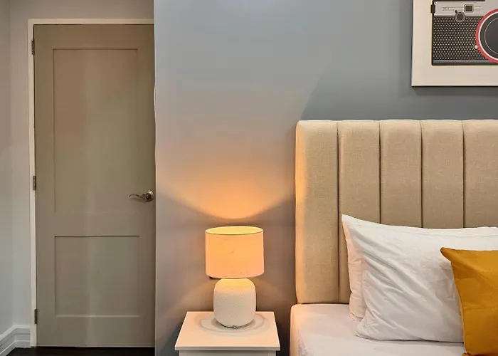 アパートホテル Premier 3br With Fast Internet Near High Street Bgc マニラ市
