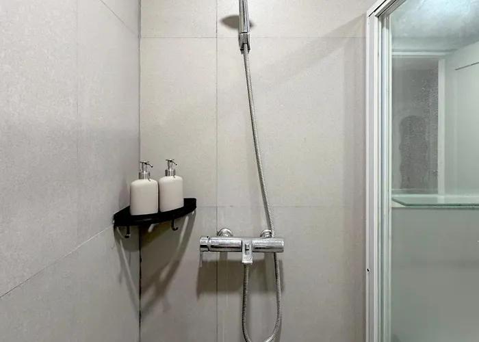 アパートホテル Premier 3br With Fast Internet Near High Street Bgc 4*