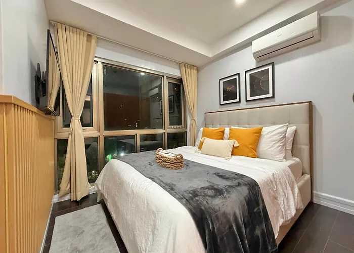 Premier 3br With Fast Internet Near High Street Bgc アパートホテル