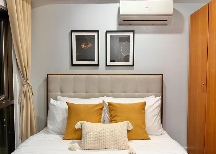 Premier 3br With Fast Internet Near High Street Bgc 4*