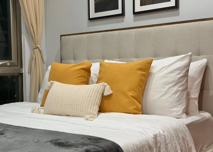 Premier 3br With Fast Internet Near High Street Bgc