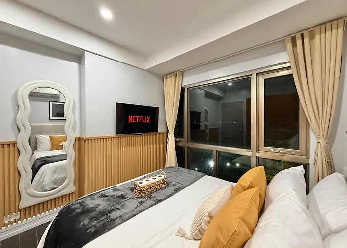 Premier 3br With Fast Internet Near High Street Bgc アパートホテル