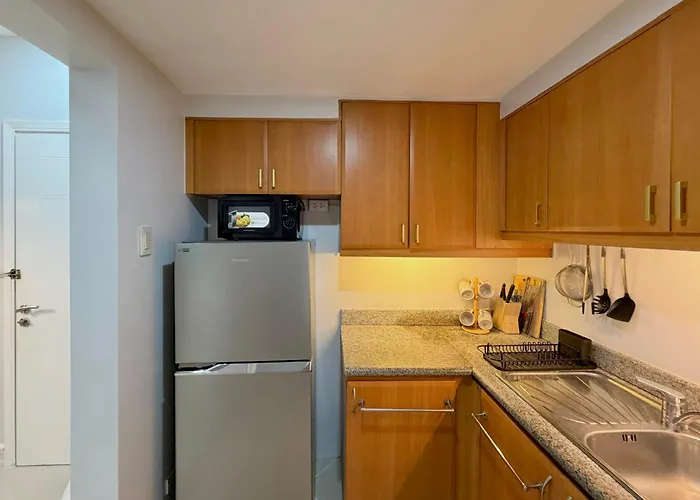 Premier 3br With Fast Internet Near High Street Bgc マニラ市