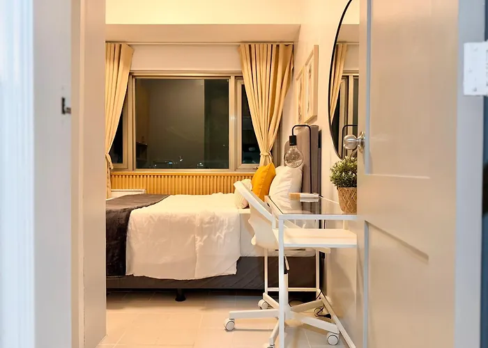 Premier 3br With Fast Internet Near High Street Bgc 4*