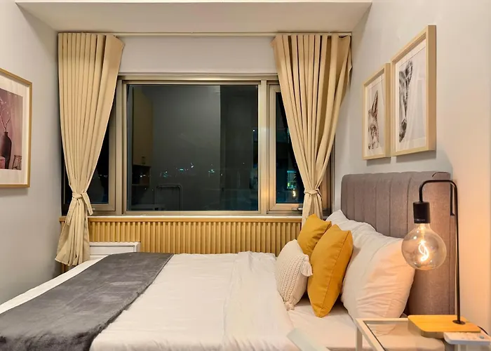 アパートホテル Premier 3br With Fast Internet Near High Street Bgc マニラ市