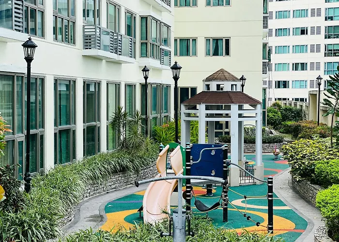 Premier 3br With Fast Internet Near High Street Bgc アパートホテル