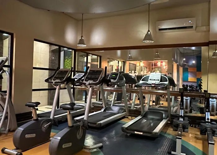Premier 3br With Fast Internet Near High Street Bgc アパートホテル 4*